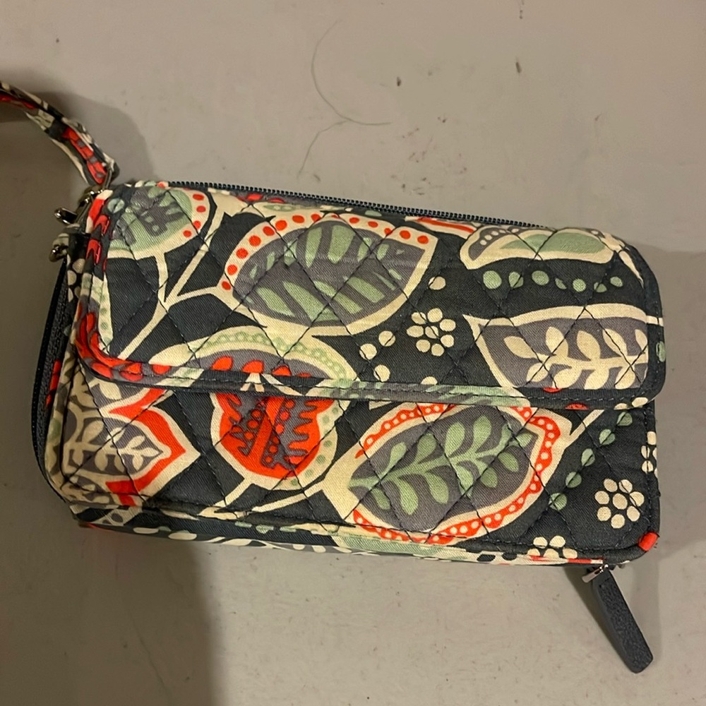 Vera Bradley wristlet. Like new condition.